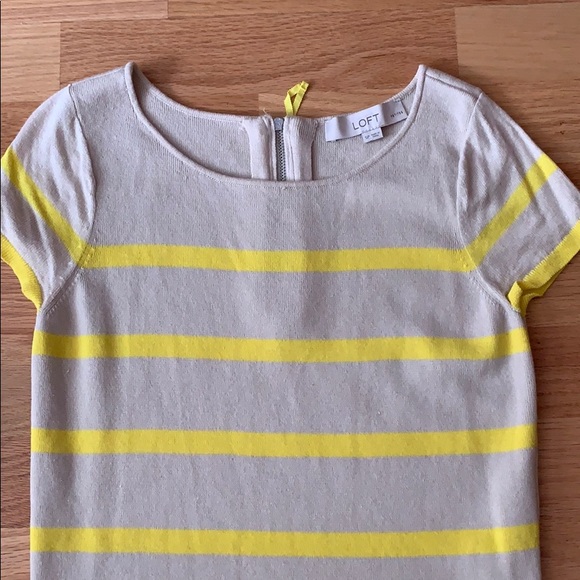 ❗️FREE Ann Taylor LOFT Peplum striped top MUST BUNDLE - Picture 6 of 8